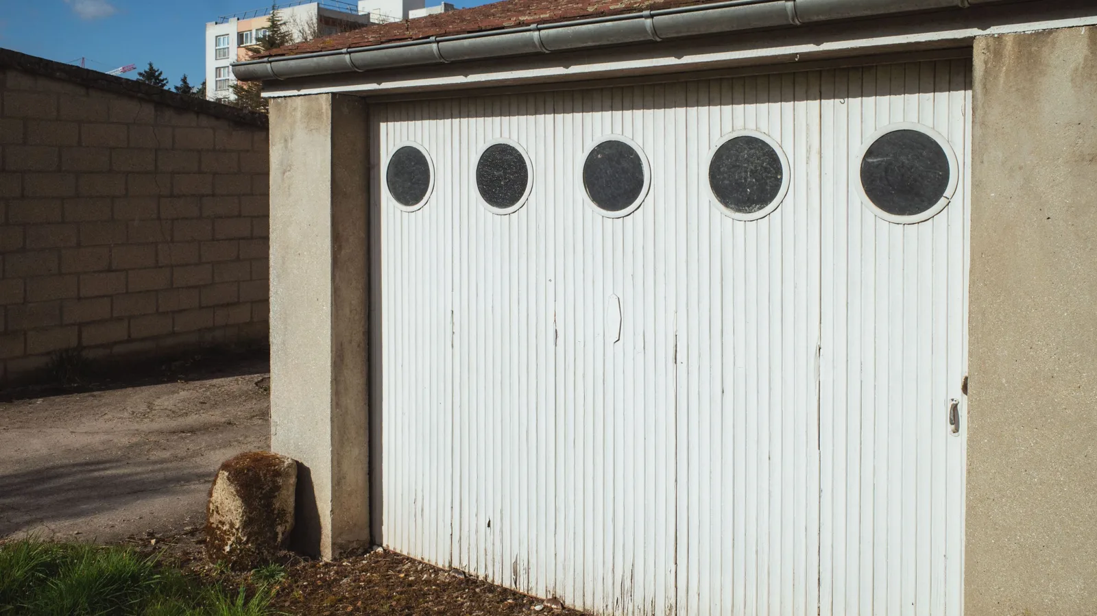 Illustration de l'article « Porte de garage Brico Dépôt »